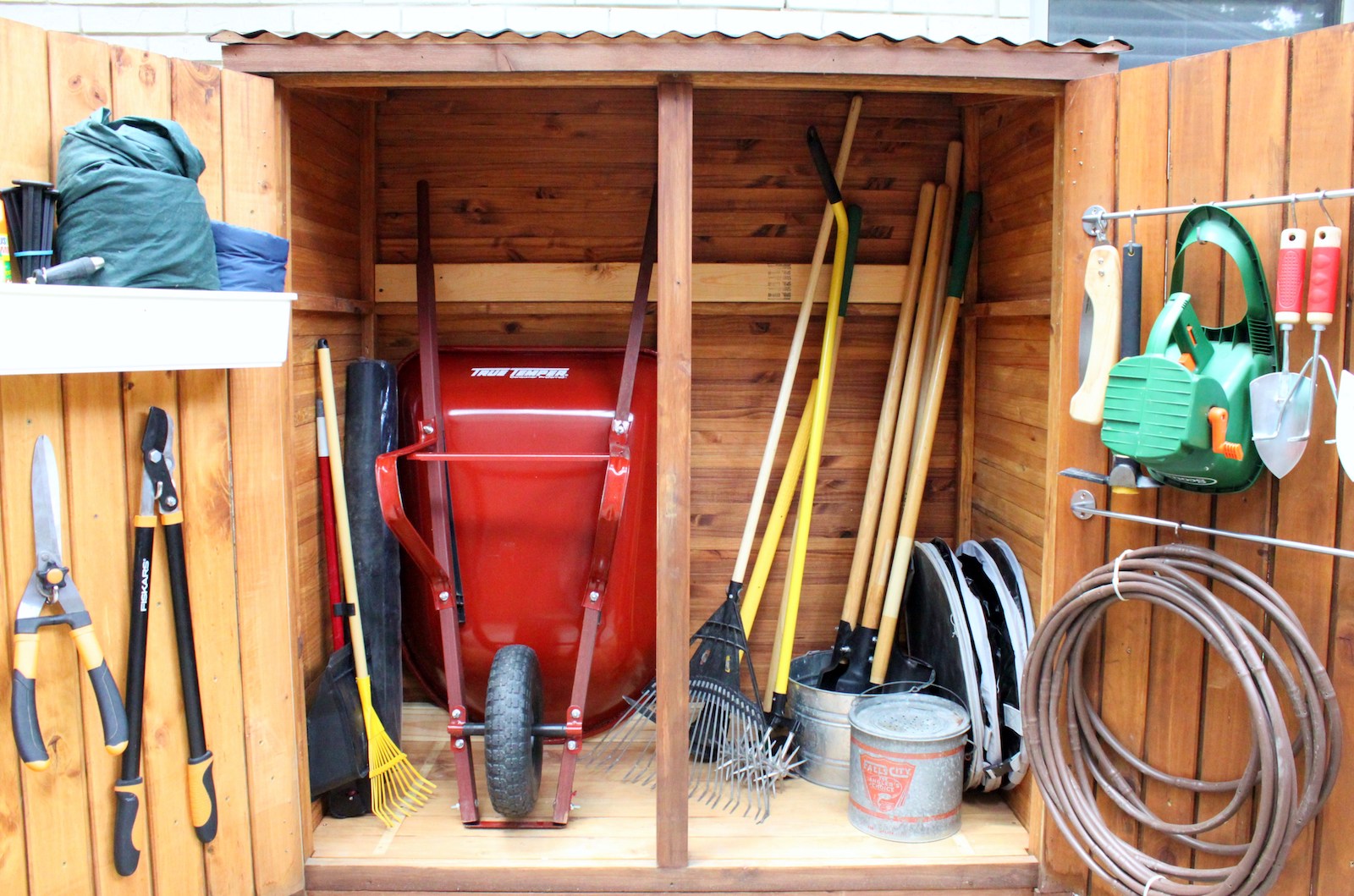 Read more about the article 5 Interesting DIY Backyard Storage Ideas
