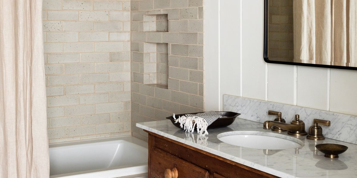You are currently viewing How to uniquely use subway tile in your bathroom